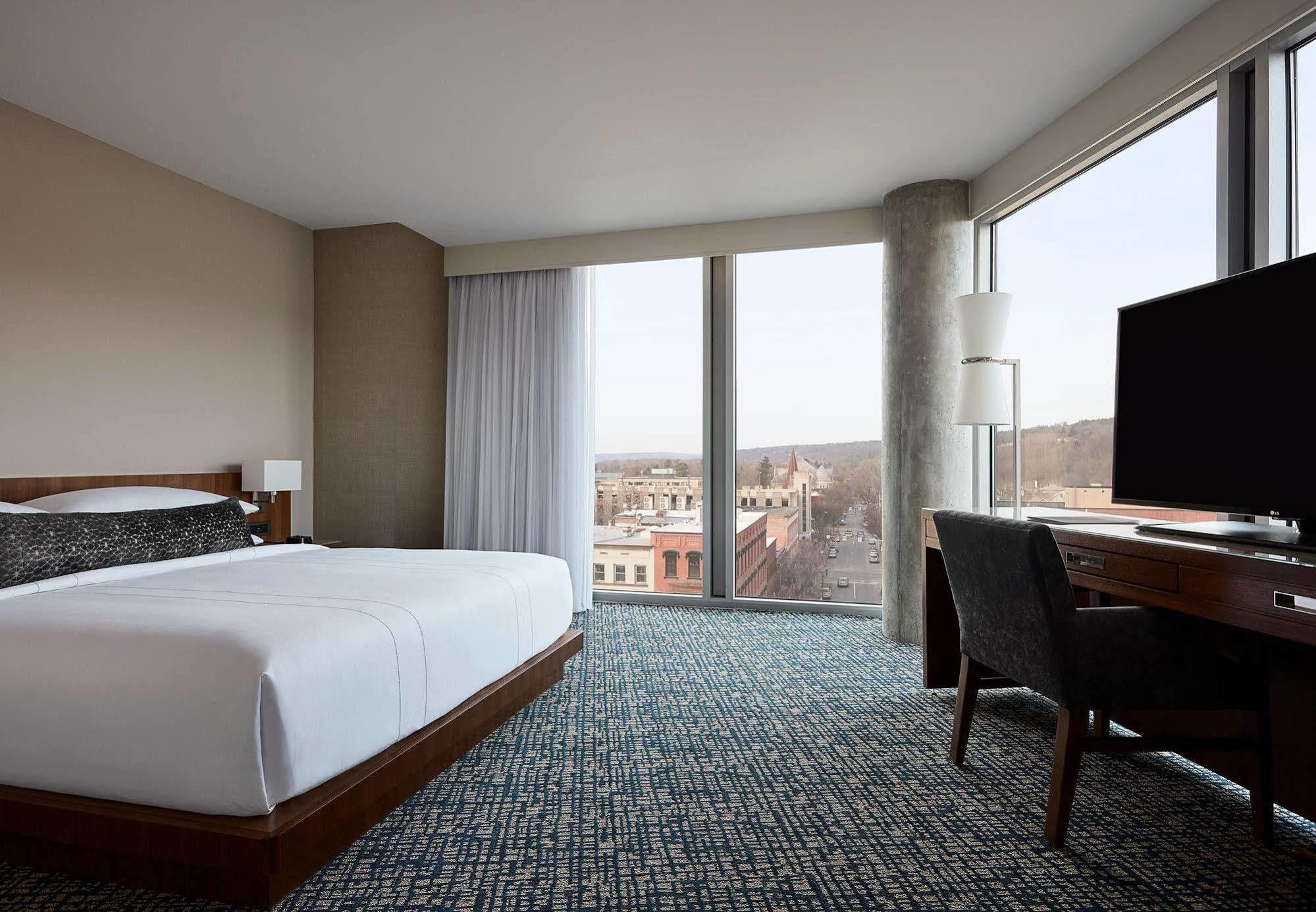 Ithaca Marriott Downtown On The Commons Exterior foto